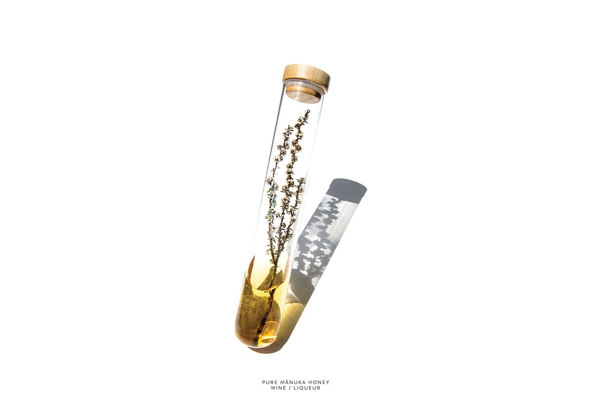 MānukaHoney蜂蜜風(fēng)味葡萄酒品牌包裝設(shè)計欣賞，葡萄酒品牌，酒品牌設(shè)計，酒品牌策劃，酒品牌全案策劃，酒品牌形象塑造，深圳品牌設(shè)計，深圳品牌策劃，深圳品牌全案策劃，深圳品牌形象塑造，左右格局